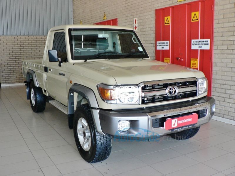 Toyota Land Cruiser "79" in Botswana